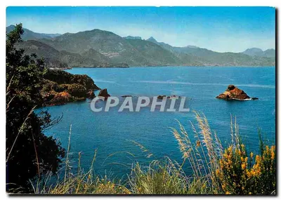 Vista do lago da Argélia — A Corniche Jijeliana — Sociedade de Edições Gerais
