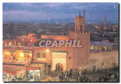 Praça Djemaa El Fna em Marrakech — vista crepuscular — CREATEC Éditions