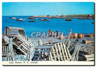 Cape Breton, N. S., Canadá — vista de porto com gaiolas para lagostas — Plastichrome