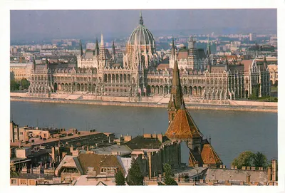 Budapest — Vista do Parlamento e do Danúbio — Foto Dr. Szabó József