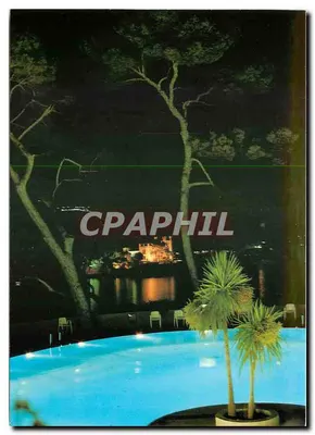 Piscina noturna em Saint-Jean-Cap-Ferrat — residência Delcloy — Éditions du Daana