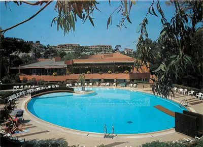 Residência Delcloy — Piscina & mas de acolhimento — Impressor na França