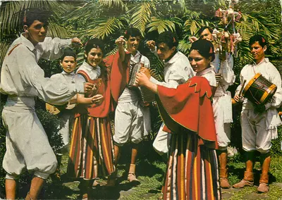 Madeira. Danças Folclóricas — Folk Dancers — Editor: Printed by Great Britain Ltd.