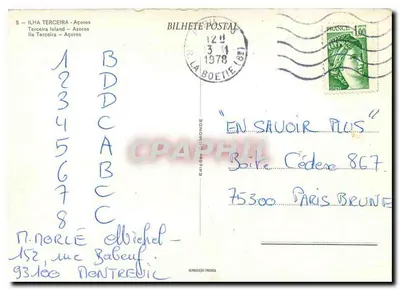 Vista da estrada levando à baia dos Açores — Ilha de Terceira — Éditions du Monde, n°5 — Verso