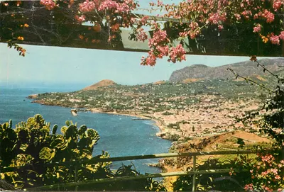Vista de Funchal — Madeira — editor Perestrello & Sons Ltd.