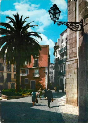 Rua típica de Alfama — Lisboa — Coleção Dúlia