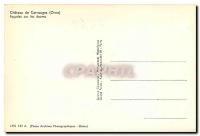Zamek Carrouges (Orne) — Façady nad fosami — Usługa Komercyjna Fotograficzna Grand Palais — Rewers
