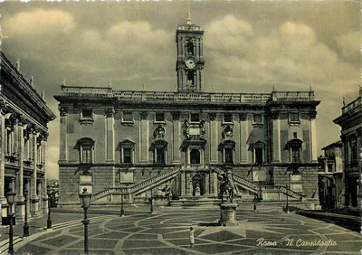 Roma - Il Campidoglio — vista do palácio com escadas e estátua — número de série não visível