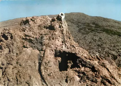 Wulkan La Réunion — Jaskinia Lava — Wydawnictwo H.M. Banat