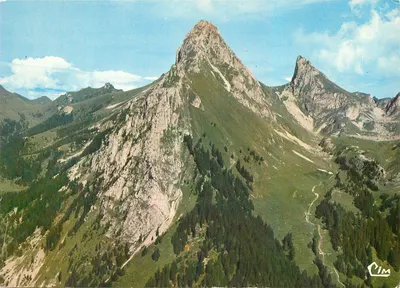 La Dent d'Oche — Vista aérea — Éditions & Impressions Combier, Macon