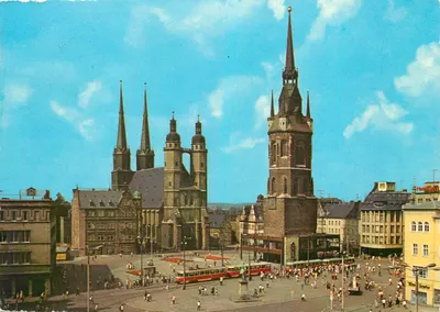 Halle (Saale) — Marktplatz com igreja e torre — Bild und Heimat Reichenbach (Westf.)