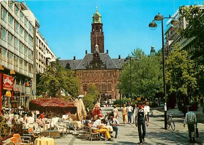 Rotterdam — Stadhuisplein com a cidade em segundo plano — n° 971.443