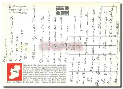 डबलिन, आयरलैंड में लिफी नदी और फोर कोर्ट्स के ऊपर सूर्यास्त — फोटो: ई. नैगेले, जॉन हाइंड स्टूडियोस — पीछे