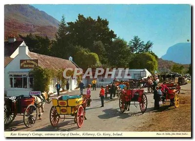Kate Kearney's Cottage — entrada do Gap of Dunloe, Killarney, Co. Kerry, Irlanda — Foto D. Noble, John Hinde Studios