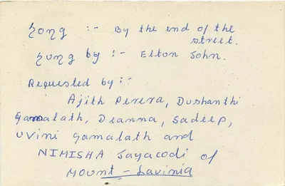 Canción 'By the end of the street' — Elton John — Sri Lanka — Reverso