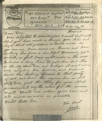 Carta postal militar — Carta de soldado na França para um amigo em Syracuse — editor não visível