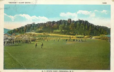 Revisão no Camp Smith — N.Y. State Camp, Peekskill, N.Y. — Publicado pela Kingston News Service, n° 1008