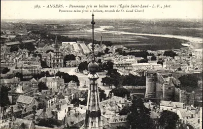 Angers - Panorama tirado de balão em direção à Igreja de Saint-Laud - L.V., fot.