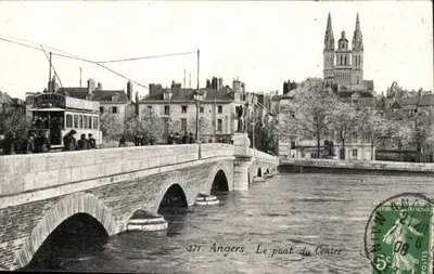 Angers. O ponte do Centro — vista com trêmio e catedral — editor L.V. & Cie, n° 271