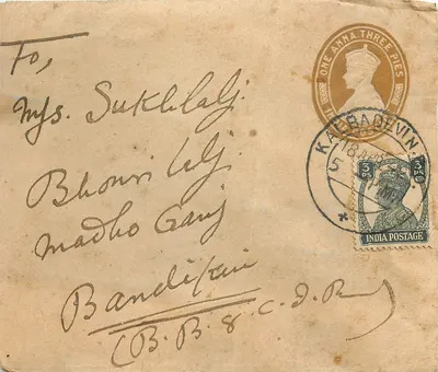Carta postal indiana — endereço para Mrs. Sukhlalgi em Bhonni, Madho Gang, Bandelitari — selos e carimbos de Kaladevin e Bandokuru