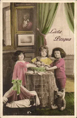 Tres niños jugando con osos de peluche — Feliz Pascua — editor desconocido