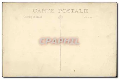 Menina pequena com casaco e chapéu — diante da grade — cartão postal — Verso
