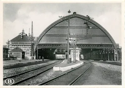 Estação de Malines — Hall — Sociedade Nacional dos Caminhos de Ferro Belgas