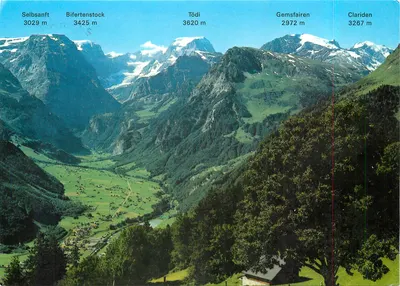 Vista das montanhas Selbsanft, Bifertenstock, Tödi, Gemsfären e Clariden — Braunwald, Suíça