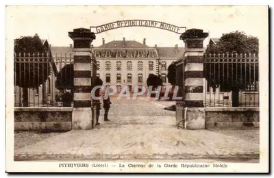 Pithiviers (Loiret) — A Caserna da Guarda Republicana Móvel