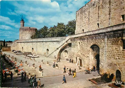 Aigues-Mortes — Porta da Gardette e torre Constance — editor IRIS