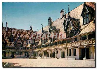 Cour d'Honneur do Hospital-Dieu — Beaune — Compagnie des Arts Photographiques