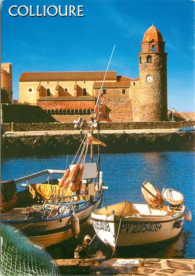 Collionure — Porto com barcos e torre — Alliance Carterie