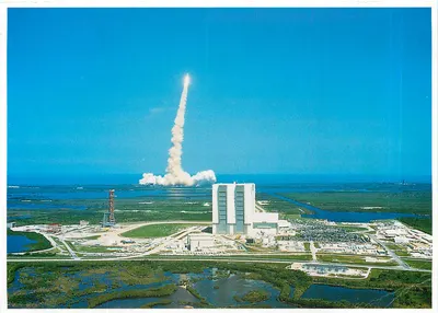 Centro Espacial Kennedy — Vista do lançamento de uma nave espacial — Impact #16422