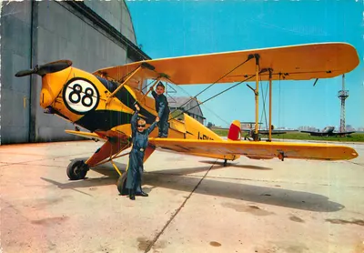 Avião biplano amarelo — número 88 — editor Beccari n°377
