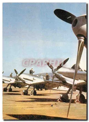 Messerschmitt Bf 109E — alinhamento em uma pista de pouso na França durante a Batalha da França — After the Battle, Church House, London E15 3JA