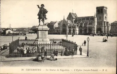 Cherbourg — A Estátua de Napoleão — A Igreja Santa Trindade — N.G.