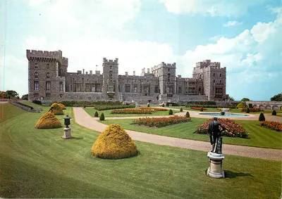 Castelo de Windsor — Terraço Leste do jardim atrás do Castelo — A Dickinson Robinson Group Product