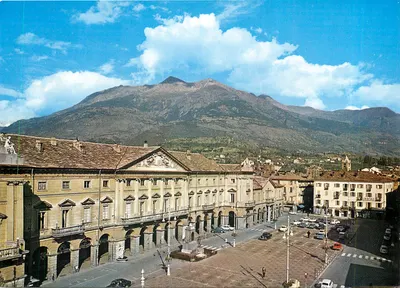 Aosta — Praça Chanoux — Da Fotocolor