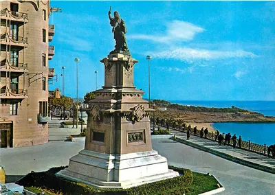 Tarragona — Monumento a Roger de Lauria — Postales Segaste