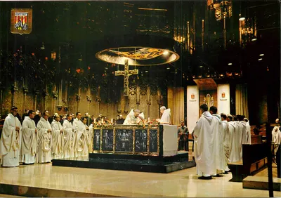 Cerimônia religiosa — Catedral de Montserrat — Edições Piqué, Barcelona