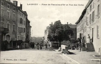 Lagnieu — Place de Fontaine-d'Or et Rue des Cafés — Vialatte, phot. - Oyonnax