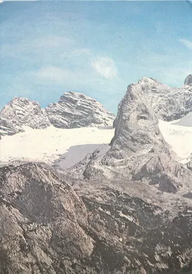 Montanhas nevadas — Alpes — editor não visível