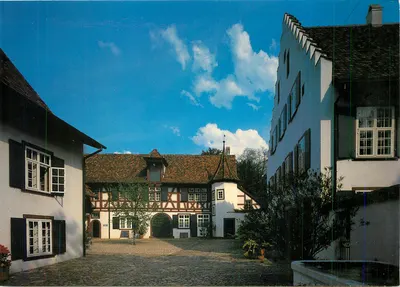 Pátio interno de um edifício com colmata — Riehen, Suíça — Verlag Photoglob AG, Zurique, n° 13106
