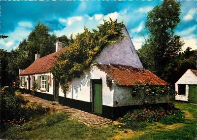 Casa de tijolo com telhado de ladrilho — jardim florido — editor Kortrijk, n° 116/15
