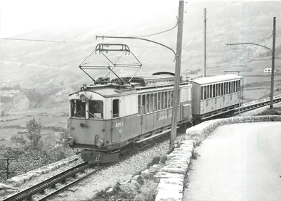 Train électrique ABF 10 — En dessous de Leuk-Stadt — Photo M. Grandguillaume