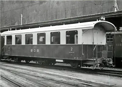 Pociąg B3 29 w Interlaken-Ost — 160.8 BOB