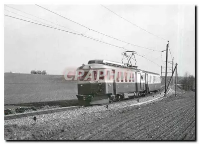 Elektryczny pociąg BVA 4/4 2 i B 26 blisko Reverolle — Fotografia J. L. Rochaix — 150.4 BAM