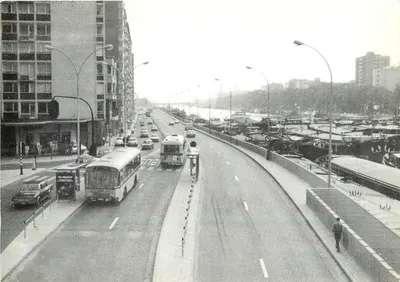 Quai St-Léonard — via reservada aos ônibus — Transports Intercommunaux de la Région Légeoise, 1976