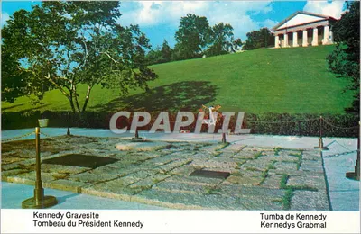 Túmulo do Presidente Kennedy — Cemitério Nacional de Arlington — editor Casca Inc. n° K-17439