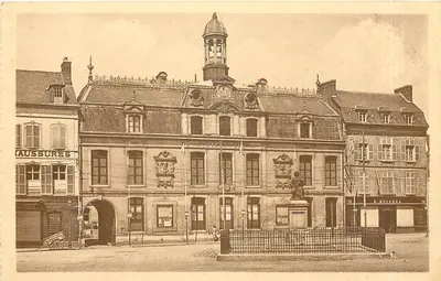 Aussures — Praça central com o edifício da prefeitura e estátua — E. Boissel, série 16